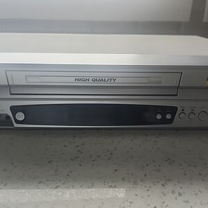 JVC Hi-Fi VHS Player. Model # HR-J693U. TESTED. Recommends For Parts Or Repairs.